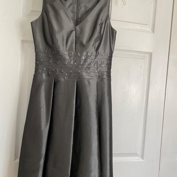 Flattering Dress! Dress it up or down! - Picture 6 of 7